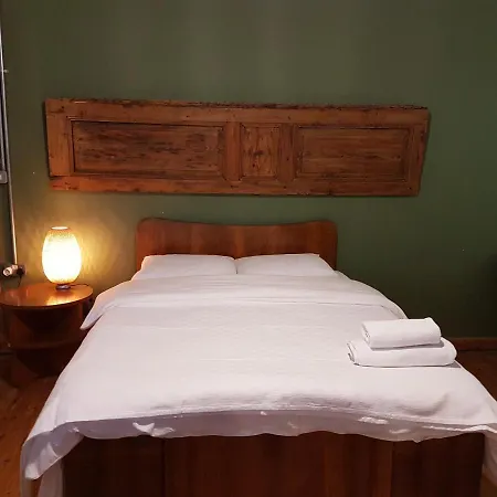 Ines * ניקוסיה