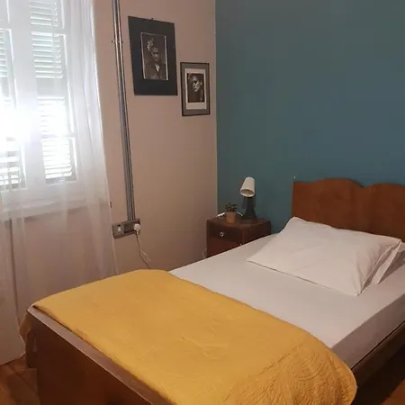 Ines בית הארחה *