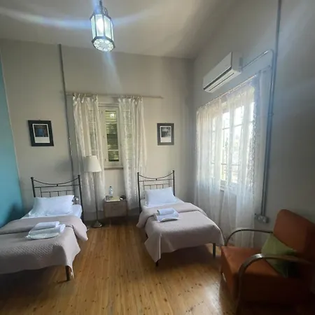 Ines * ניקוסיה